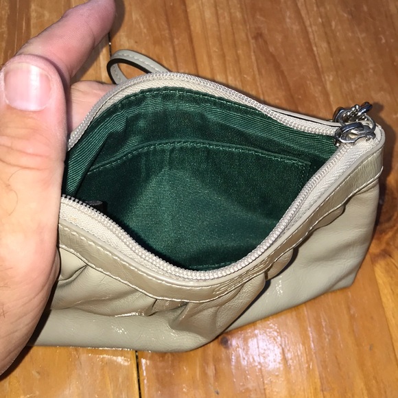 TAUPE COACH PATENT LEATHER WRISTLET - Picture 3 of 4